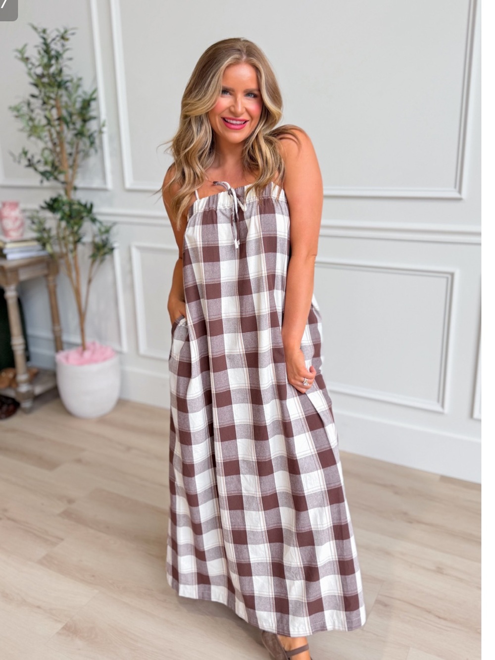 Sleeveless Plaid Maxi Dress - Brown & White